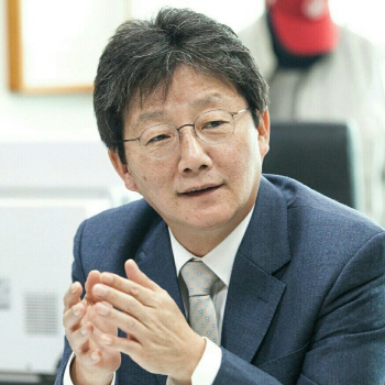 유승민,"재벌 개인회사 설립 금지, 재벌 사면없다"...경제공약 발표