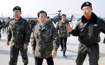 한민구 국방 "北 핵·미사일 도발 망상 못버리면 정권 자멸"