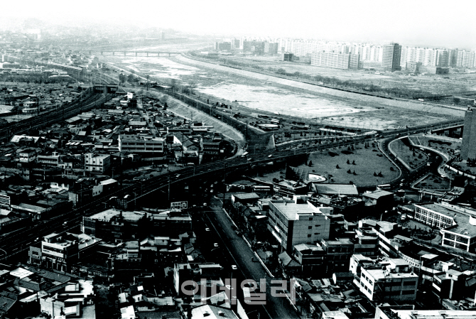 [포토] (서울 1974~78 모습) 영등포 입체교차로 전경 1975년