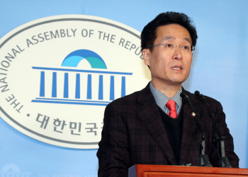 함진규, 항소심서도 벌금 90만원...당선무효형은 피해