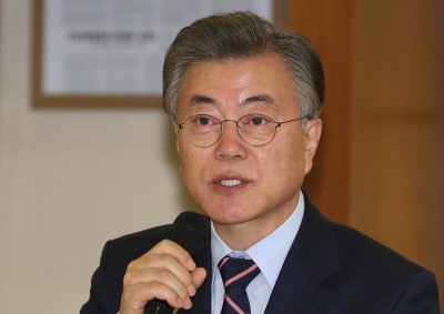 시험대 오른 문재인 대북관..범보수 성토에 전문가 그룹으로 맞대응