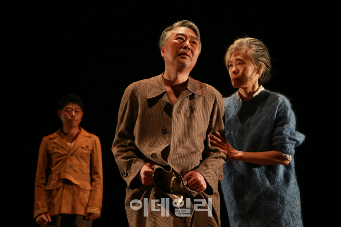 한태숙 연출 '세일즈맨의 죽음' 앙코르 무대 오른다