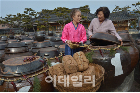 '장의 고장' 순창, 도시민에게 장독대 분양한다