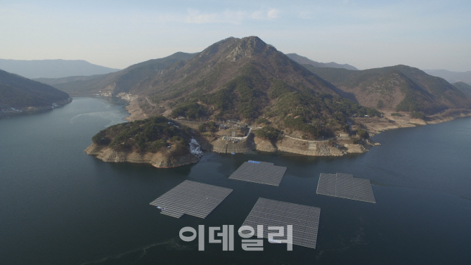 수자원공사, 한전과 댐 수면 위 설치 '수상태양광' 개발 협력