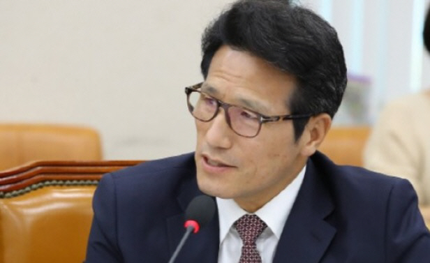 정병국 “정세현 발언, 정치적 테러 정당하다는 의미..당장 사과해야”