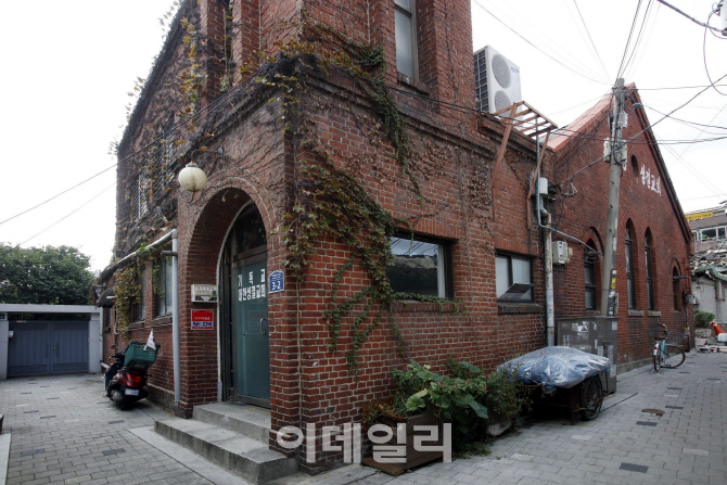 [포토] 체부동 성결교회‘우수건축자산’  등록