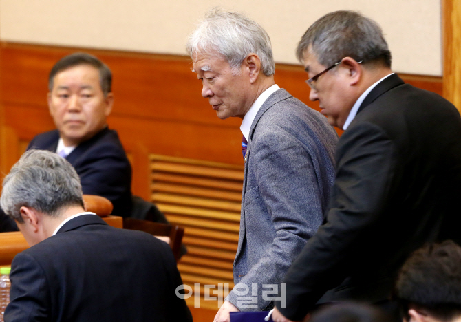 [포토]입장하는 서석구 변호사