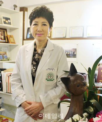  이현숙 챠밍클럽 대표 “집에서 림프 마사지를 즐겨보세요”