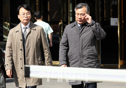 朴 특검 "특수수사 출발점은 '핸드폰을 찾아라'"