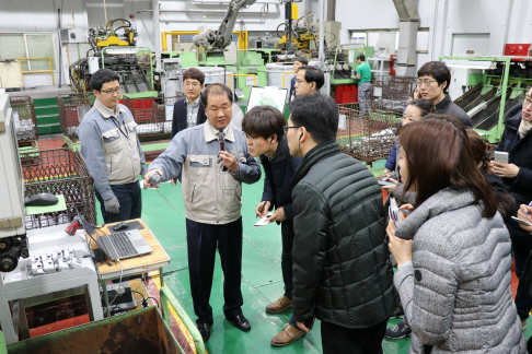 스마트공장으로 탈바꿈한 동양피스톤…일자리 오히려 늘었다