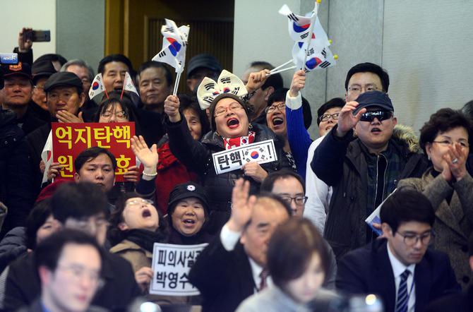  잠자는 돈 3.6조 '파인'에서 깨우세요, 표창원 현수막 이르면 오늘 철거 外