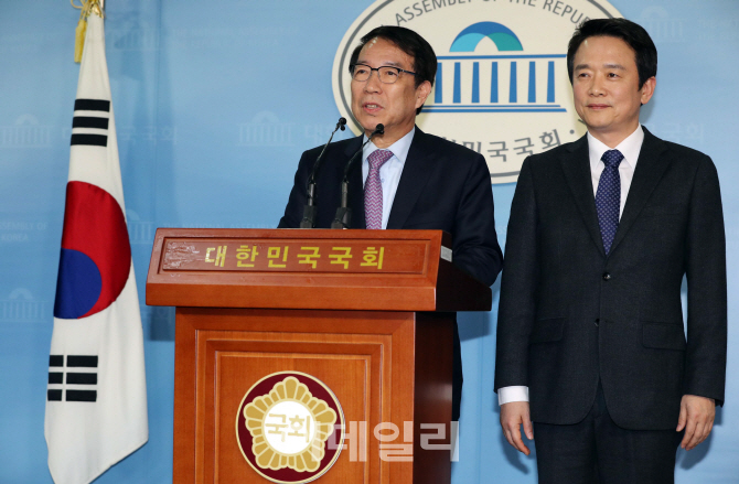 [포토]발언하는 정운찬 전 총리