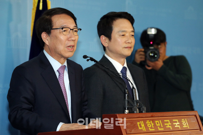 [포토]토론회 제안하는 정운찬 전 국무총리