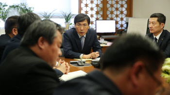 안희정, 지지율 깎아 먹던 ‘대연정’…복덩이 돼 역전극 펼칠까