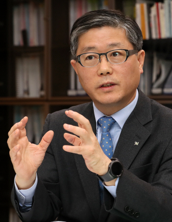 ①변창흠 SH공사 사장 "민간자본 투입…서민 공공주택 늘리고 SH 부채 줄인다"