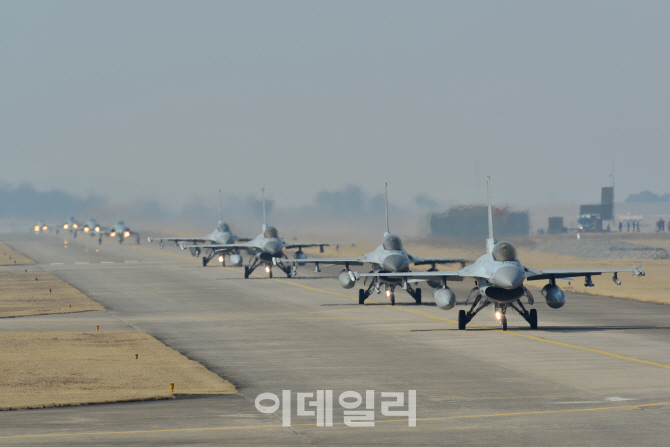 韓 공군 단독 대규모 종합전투훈련 '소링 이글' 훈련 실시