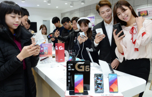 LG 스마트폰, 'G6' 호조로 年적자 1조 축소 기대감