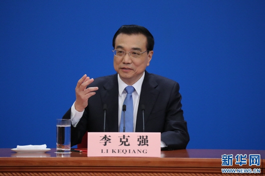 리커창 "한반도 긴장 대화로 풀자…미·중 무역전쟁 원치않아"(종합)