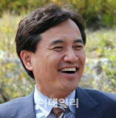 김진태 “靑 압수수색 지시? 문재인 정신세계에 아연실색”