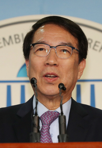 정운찬 전 총리 “수도, 세종시로 바꿔야”