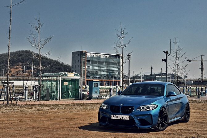 BMW M2 쿠페 tune by YLK 시승기 - 강력한 퍼포먼스의 타임 어태커