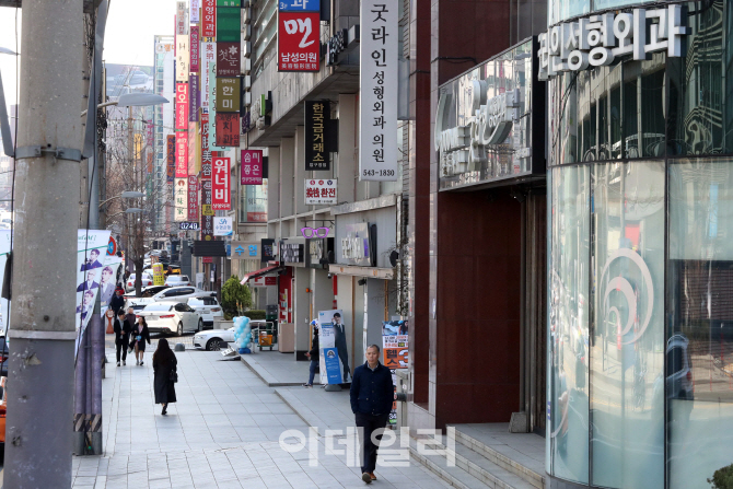 전경련 "사드로 얼어붙은 관광업, 다변화 꾀하라"