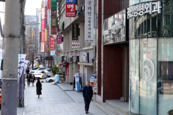 전경련 "사드로 얼어붙은 관광업, 다변화 꾀하라"