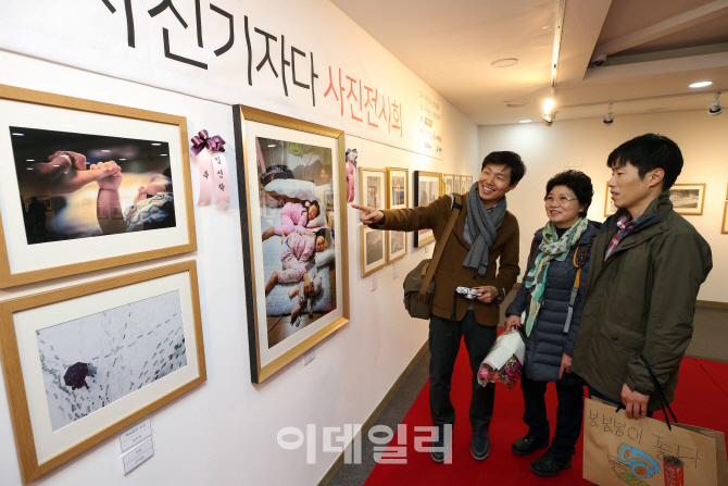 [포토]나도 사진기자다 사진전시회 개최, '제 사진이에요'