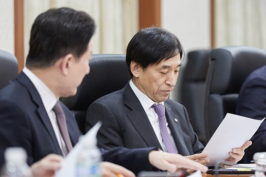 조기 대선에 내수도 뜨나…"여전히 침체" 신중론도