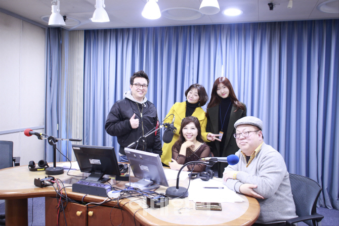 곽영일 세종 사이버대 교수, SBS 이숙영의 러브 FM '이슈앤팝스' 청취자 사로잡다