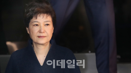 박근혜, 영장심사 출석…"국민께 송구한가"에'묵묵부답'(상보)