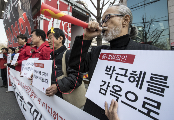 금태섭 “박근혜, 구치소 가면 철저히 감시해야”