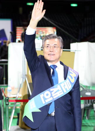 [민주 경선]文 "영남, 더이상 저들의 텃밭 아냐..정권교체 최전선"