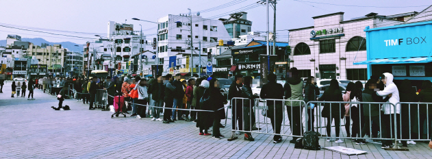 "조성진이 뭐길래"…새벽 1시부터 통영서 긴 줄 노숙