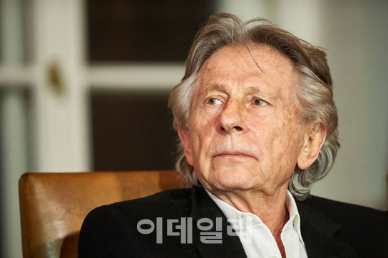성폭행 사건종결 불발…영화감독 폴란스키, 미국땅 못밟는다