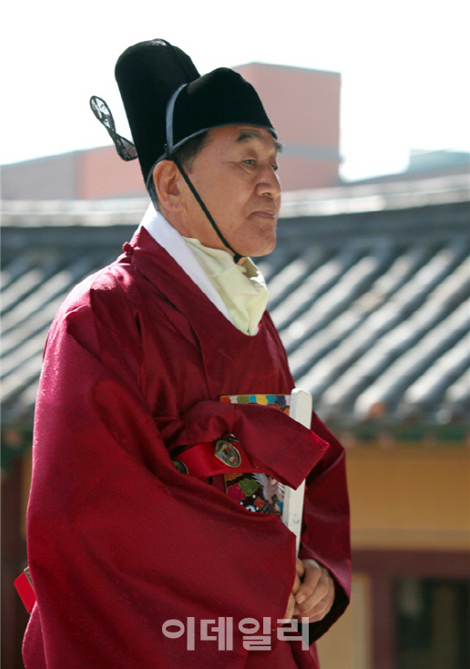 이재오, 홍준표·유승민에 '3자토론 후 단일화' 전격 제안