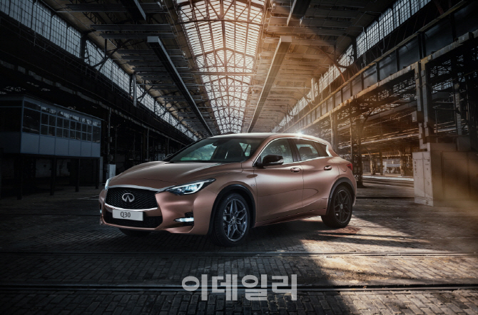 인피니티, 준중형 크로스오버 Q30 출시..3840만~4390만원