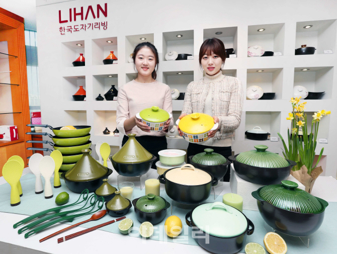 [포토] 리빙한국, 올해의 컬러 입은 주방용품 선보여