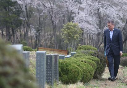 문재인 측 “安, 차떼기 동원 실상 밝히라” 연일 맹공