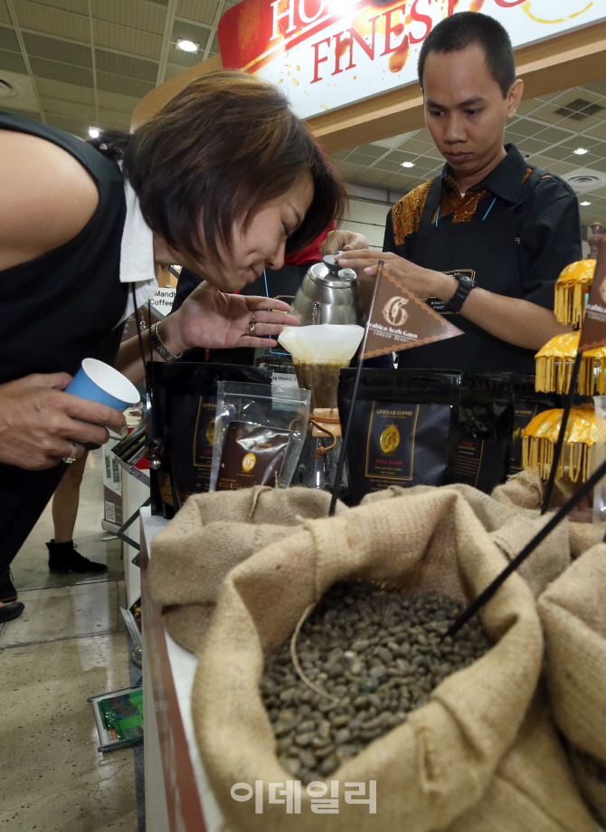 [포토]인도네시아 커피 향 어때요?