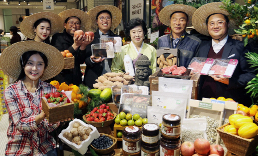 “농부들이 들고 온 특산물 맛보세요”