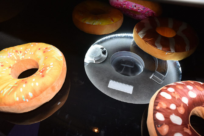 [포토] [서울모터쇼] 르노삼성자동차 SM6 LPi 트렁크에 담긴 도넛 탱크와 도넛 쿠션