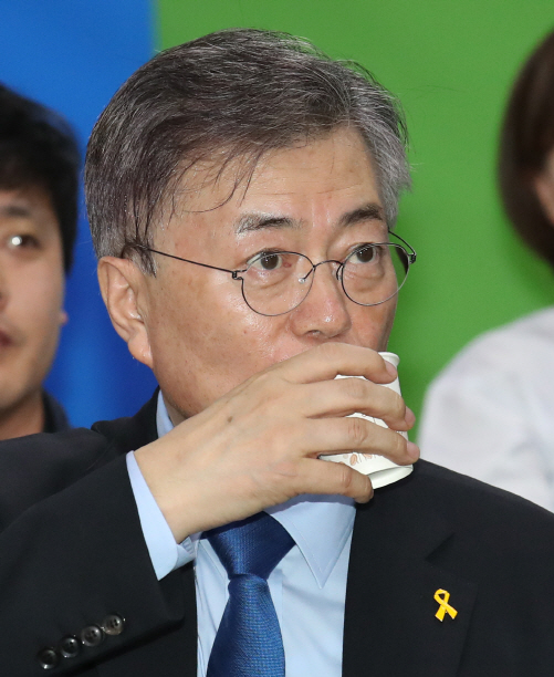 민주당, '문재인 '아들 특혜 의혹 심재철 고발