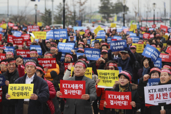 '세종'으로 뭉쳤던 충청권 대선 앞두고 '사분오열'