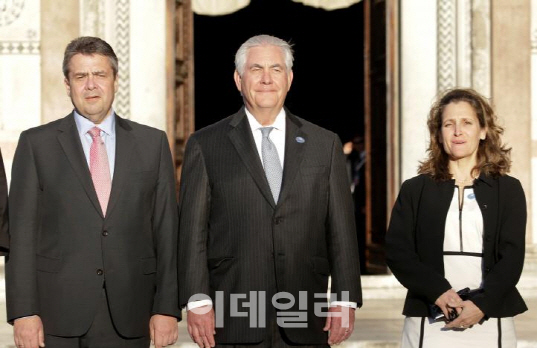 G7 외교장관 "시리아 지원 중단하라"…러시아 추가제재 압박