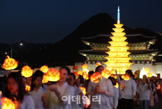 [포토]'탑돌이'