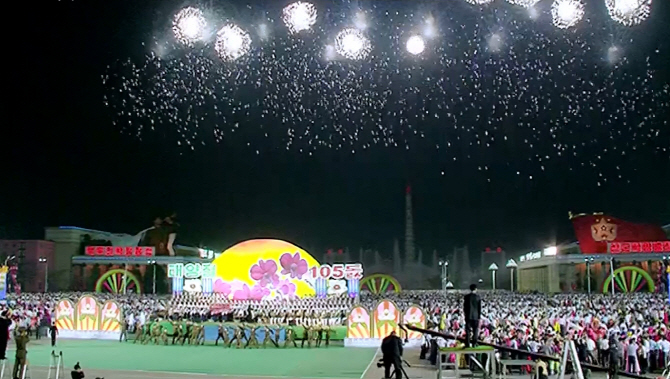 [포토] 북한 '최대 명절' 김일성 생일 맞아 대대적 축제