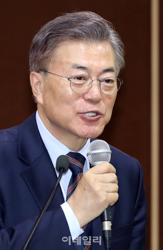 [포토]성평등정책 발표하는 문재인 더불어민주당 대선후보