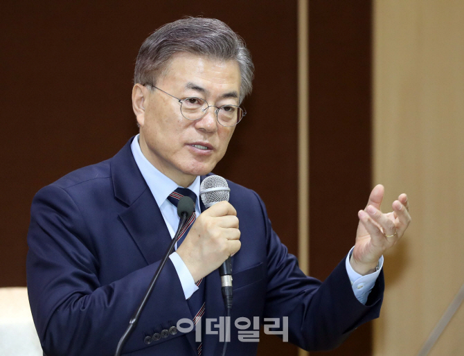 [포토]문재인 더불어민주당 대선후보 성평등정책 발표