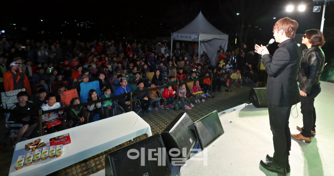 [포토]유리상자, 깊은 밤 자라섬에 울려 퍼지는 감미로운 보이스